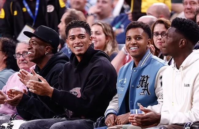 Jude Bellingham, Vinicius Jr, Rodrygo and Aurelien Tchouameni attend basketball