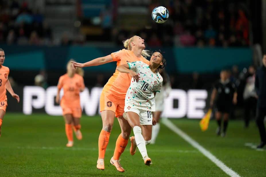 Van der Gragt, left, and Portugal's Jessica Silva battle for possession.