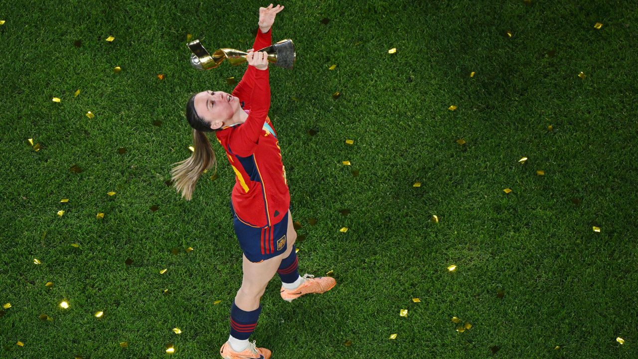 Spain's Eva Navarro celebrates. 