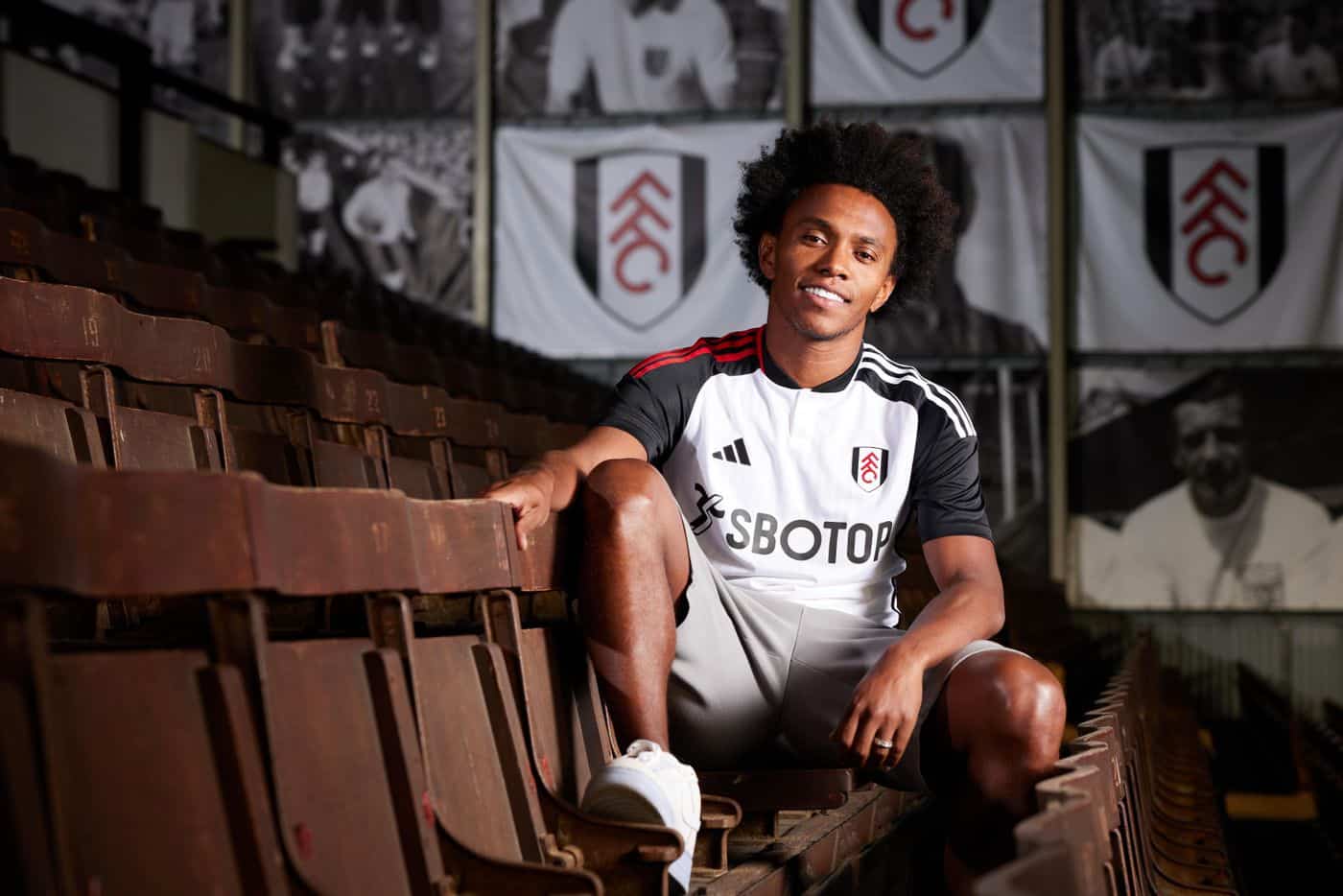 WILLIAN REJOINS FULHAM - Bóng Đá