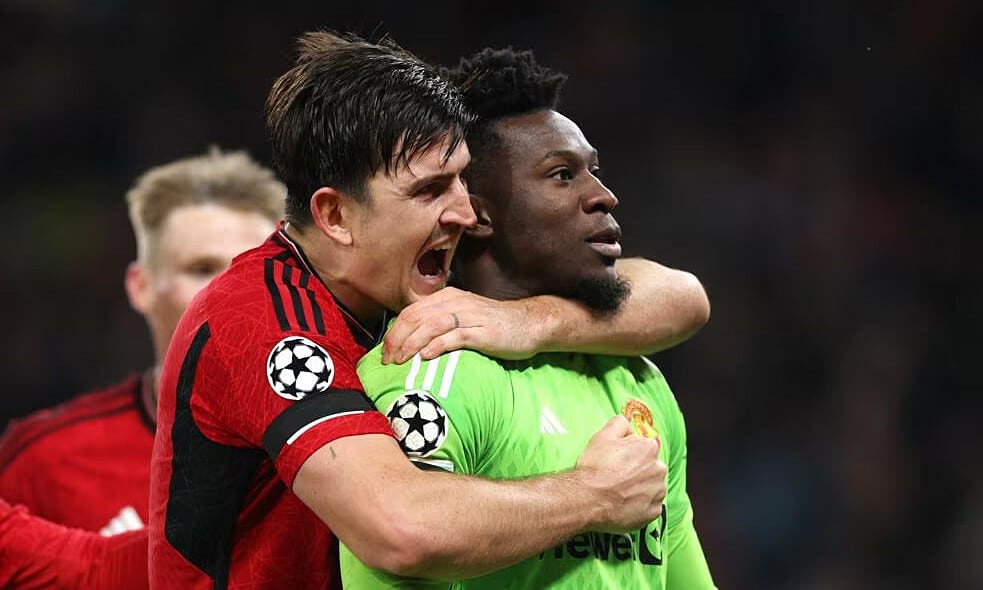 Maguire và Onana mừng sau hiệu còi mãn cuộc. Ảnh: UEFA