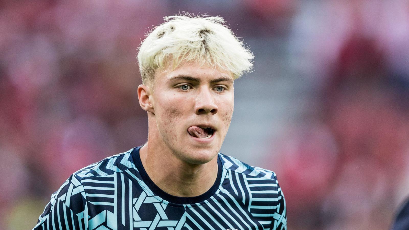 Man Utd decide third signing for Erik ten Hag with Andre Onana due to undergo medical - Bóng Đá