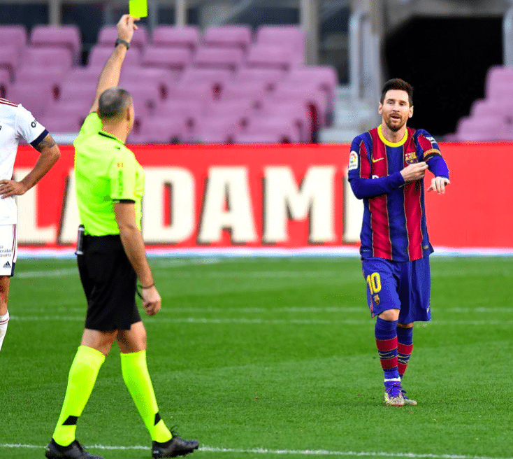 Lionel Messi got yellow card after tribute to Maradona - Bóng Đá