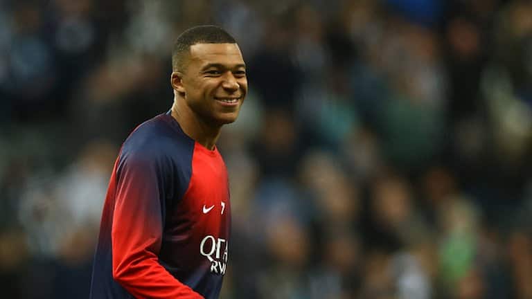 Quá bất lực! Mbappe không kịp hoàn hồn trước Newcastle - Bóng Đá