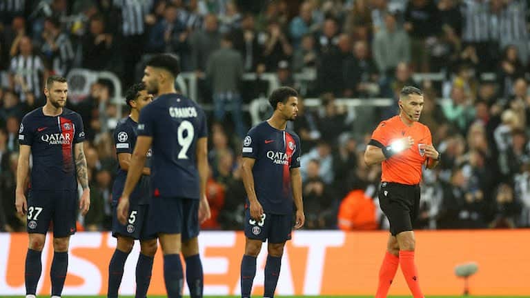 Quá bất lực! Mbappe không kịp hoàn hồn trước Newcastle - Bóng Đá