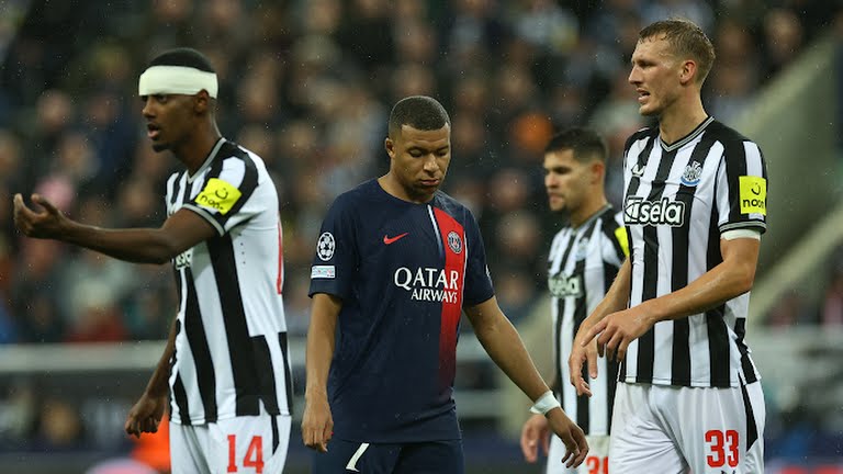 Quá bất lực! Mbappe không kịp hoàn hồn trước Newcastle - Bóng Đá