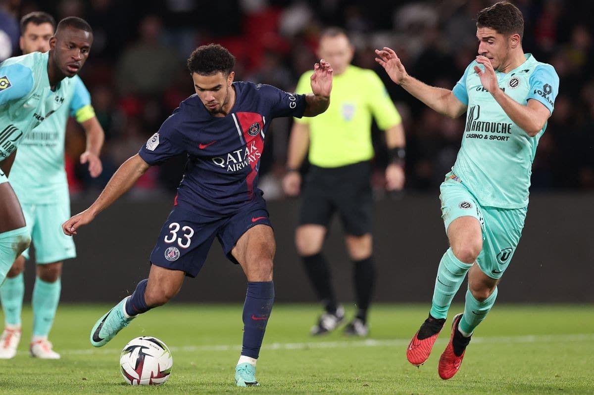 Zaire-Emery nhân đôi cách biệt trong trận PSG 3-0 Montpellier tối 3/11, trên sân Parc des Princes. Ảnh: AFP