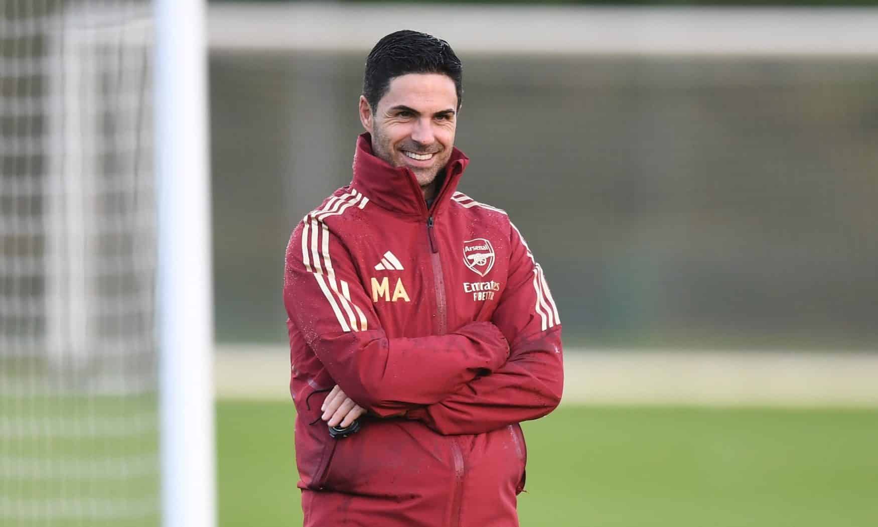 Arteta trên sân tập Colney ngày 31/10, chuẩn bị cho trận Arsenal đấu West Ham ở vòng 1/8 Cup Liên đoàn. Ảnh: arsenal.com