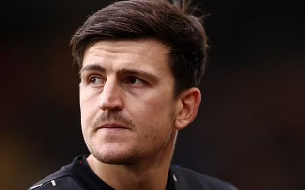 Harry Maguire & Donny van de Beek not part of travelling Man Utd squad to face Spurs - Bóng Đá