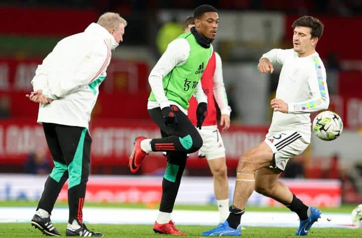 Manchester United legend Gary Neville has torn into flop Anthony Martial - Bóng Đá